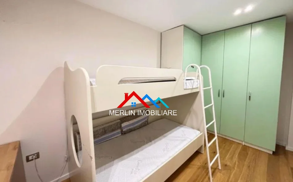 Tirane, jepet me qera apartament 3+1+Ballkon Kati 4, 100 m² 890 € (RRUGA DERVISH HEKALI,PAZARI I RI)
