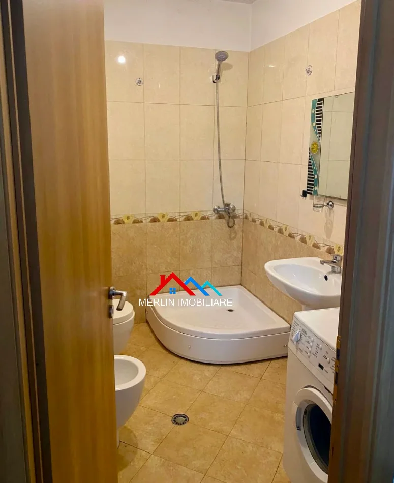 Tirane, jepet me qera apartament 1+1+Ballkon Kati 6, 55 m² 525 € (RRUGA XHANFIZE KEKO,XHAMLLIKU)