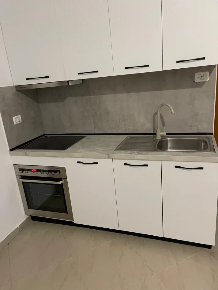 Tirane, jepet me qera apartament 2+1 Kati 2, 100 m² 400 € (Bulevardi i Ri)