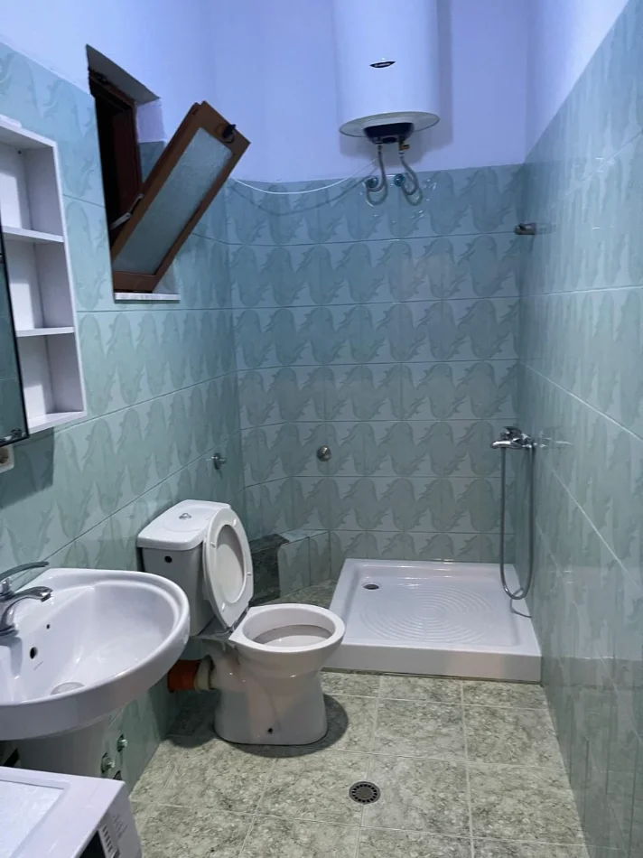 Tirane, jepet me qera apartament 2+1 Kati 2, 100 m² 400 € (Bulevardi i Ri)