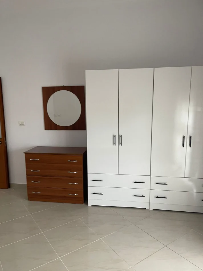 Tirane, jepet me qera apartament 2+1 Kati 2, 100 m² 400 € (Bulevardi i Ri)