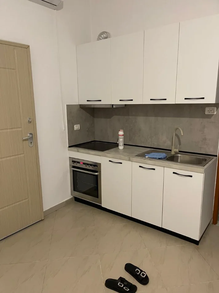 Tirane, jepet me qera apartament 2+1 Kati 2, 100 m² 400 € (Bulevardi i Ri)