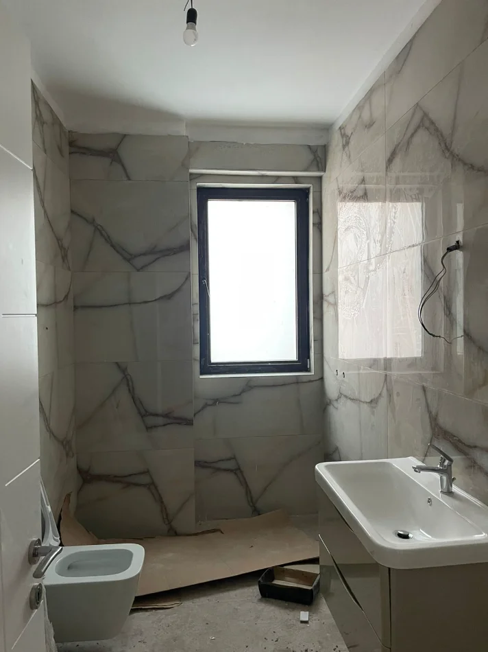 Tirane, shitet apartament 2+1+Ballkon Kati 6, 92 m² 270.000 € 