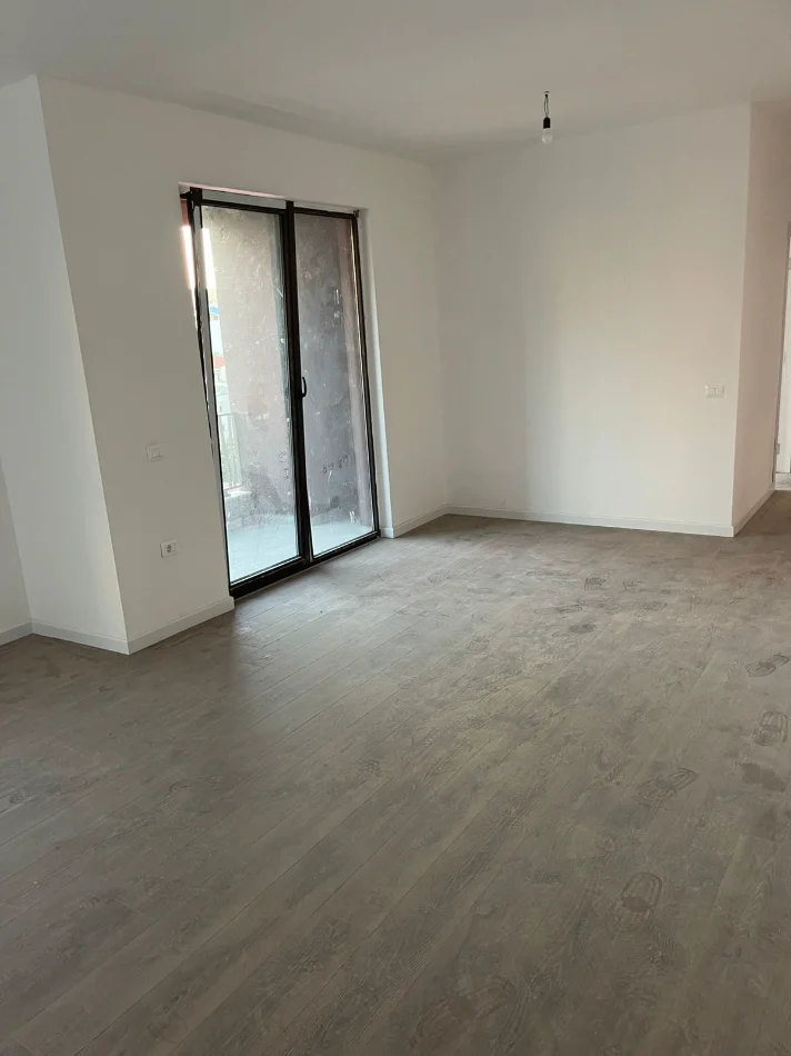 Tirane, shitet apartament 2+1+Ballkon Kati 6, 92 m² 270.000 € 