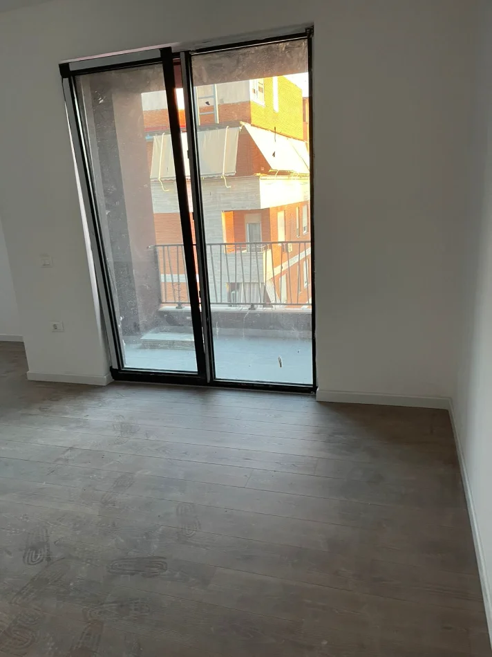 Tirane, shitet apartament 2+1+Ballkon Kati 6, 92 m² 270.000 € 