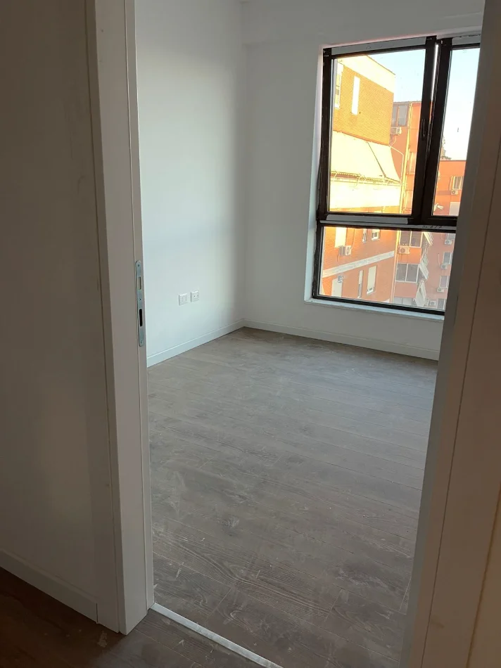 Tirane, shitet apartament 2+1+Ballkon Kati 6, 92 m² 270.000 € 
