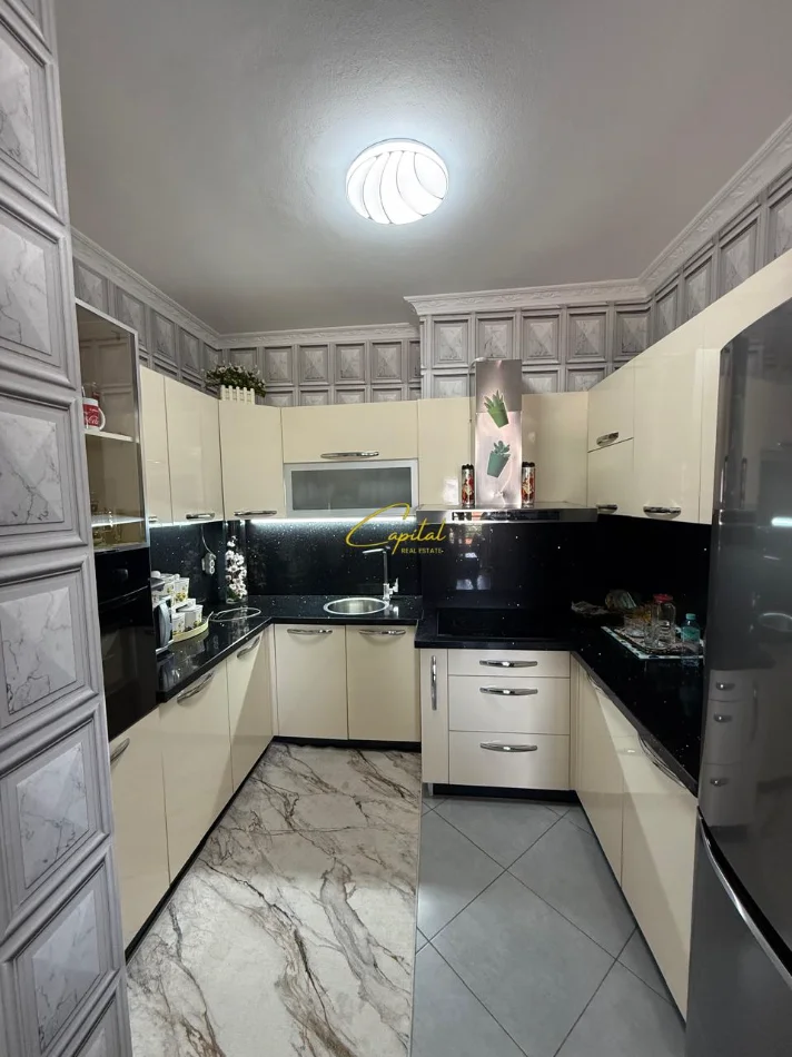 Tirane, shitet apartament 2+1 Kati 4, 113 m² 260.000 € (ISH STACIONI TRENIT)