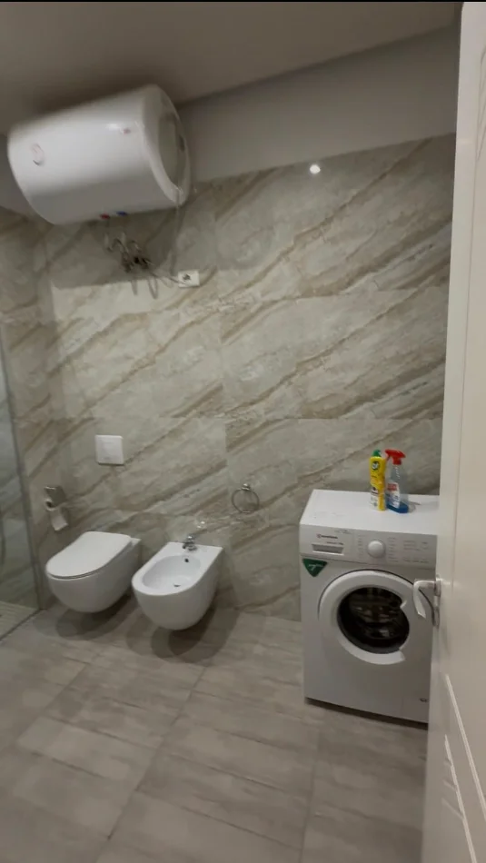Tirane, jepet me qera apartament 1+1 Kati 2, 70 m² 500 € (Astir)