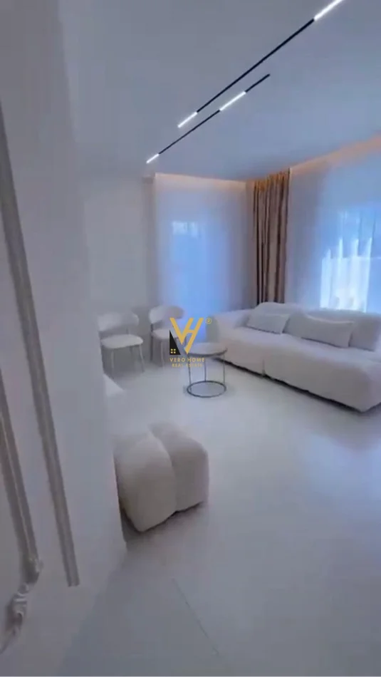 Tirane, jepet me qera apartament 1+1+Ballkon Kati 8, 72 m² 670 € (BUL)