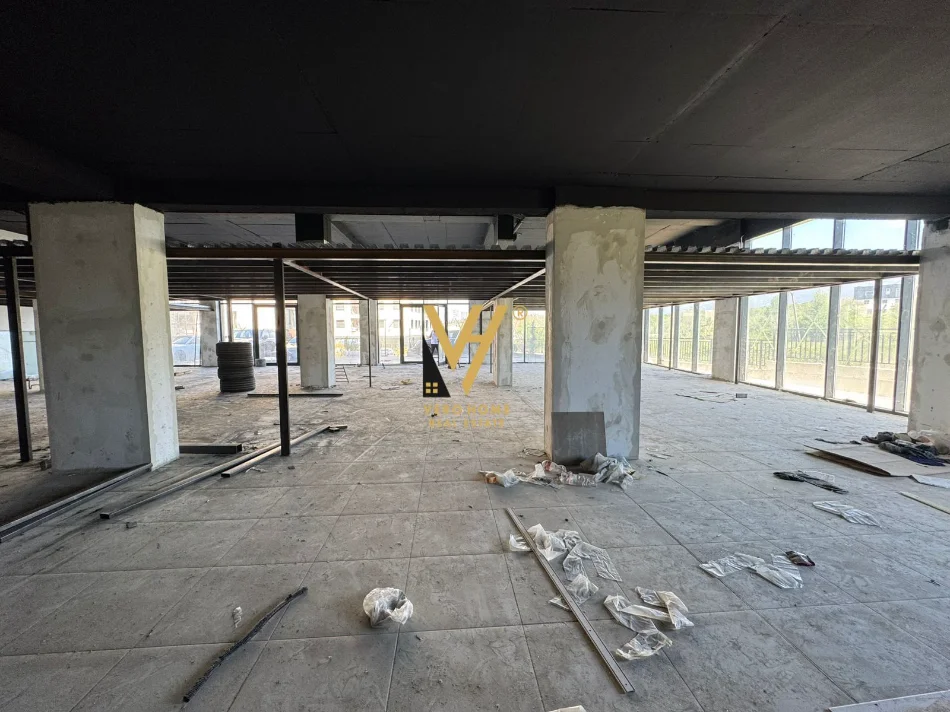 Tirane, shitet ambjent biznesi Kati 0, 820 m² 2.500.000 € (LIQENI I THATE)