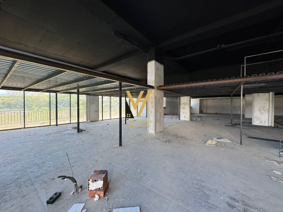Tirane, shitet ambjent biznesi Kati 0, 820 m² 2.500.000 € (LIQENI I THATE)