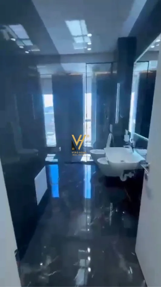 Tirane, jepet me qera apartament 2+1+Ballkon Kati 8, 95 m² 770 € (BULEVARDI I RI)