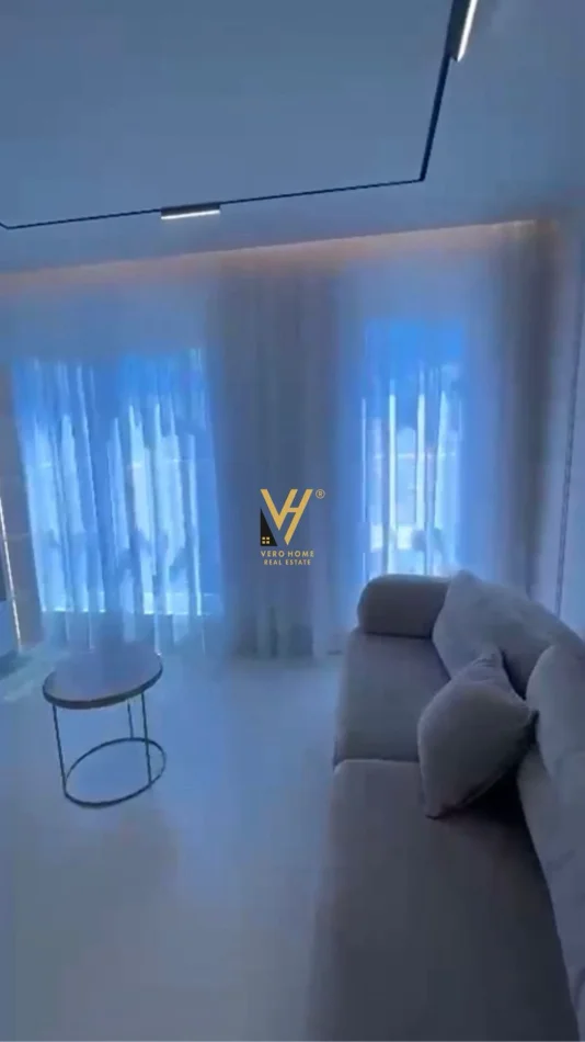 Tirane, jepet me qera apartament 2+1+Ballkon Kati 8, 95 m² 770 € (BULEVARDI I RI)