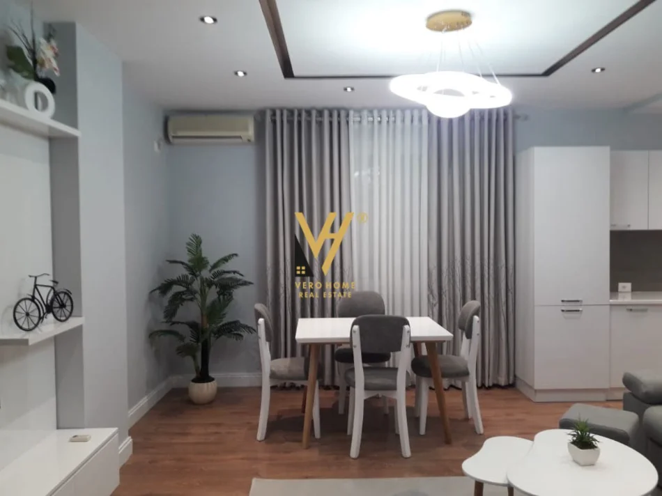 Tirane, jepet me qera apartament 2+1+Ballkon Kati 2, 100 m² 820 € (ISH PARKU)