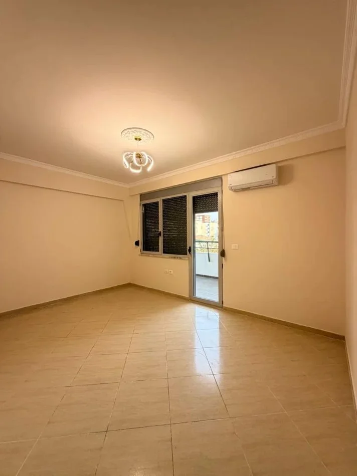 Tirane, jepet me qera zyre Kati 2, 130 m² 1.300 € (KOMPLEKSI HALILI)