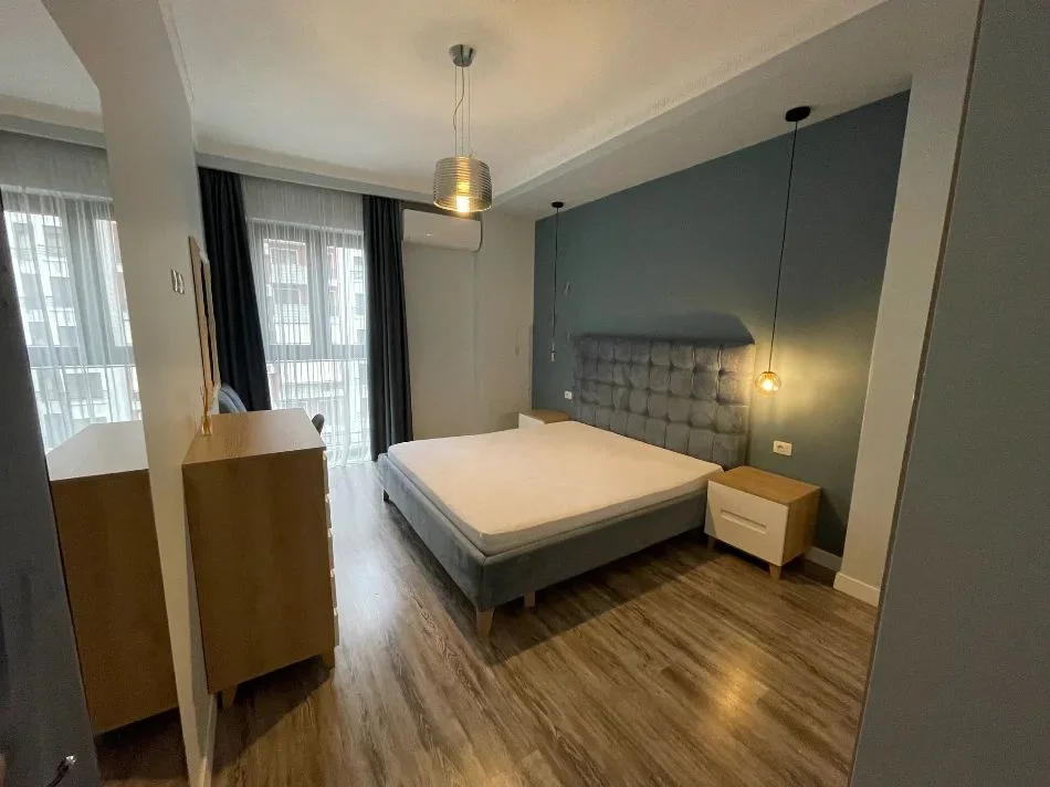 Tirane, jepet me qera apartament 1+1 Kati 3, 76 m² 900 € (RRUGA E KOSOVAREVE)