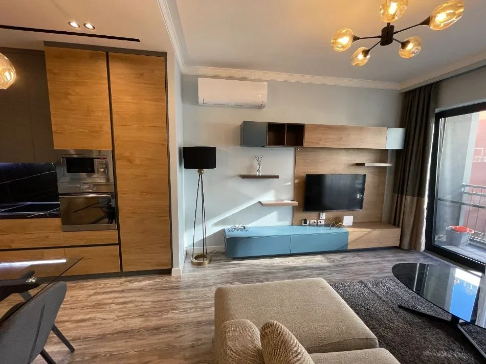 Tirane, jepet me qera apartament 1+1 Kati 3, 76 m² 900 € (RRUGA E KOSOVAREVE)