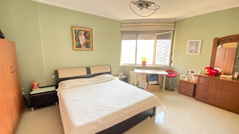 Tirane, jepet me qera apartament 1+1 Kati 7, 60 m² 500 € (SELVIA)