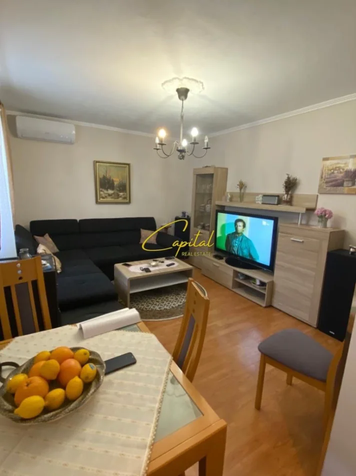 Tirane, jepet me qera apartament 1+1 Kati 1, 60 m² 500 € (ISH BLLOKU)