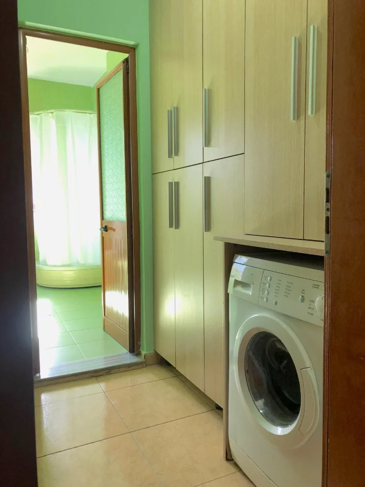 Tirane, jepet me qera apartament 2+1 Kati 3, 105 m² (jordan misja)