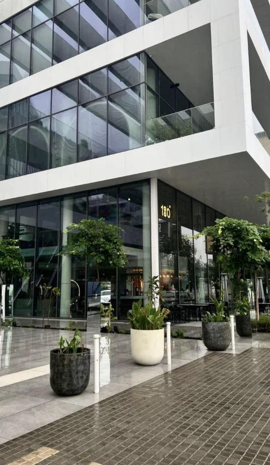 Tirane, shitet zyre , 3.000 m² 2.500.000 € (TR DR)