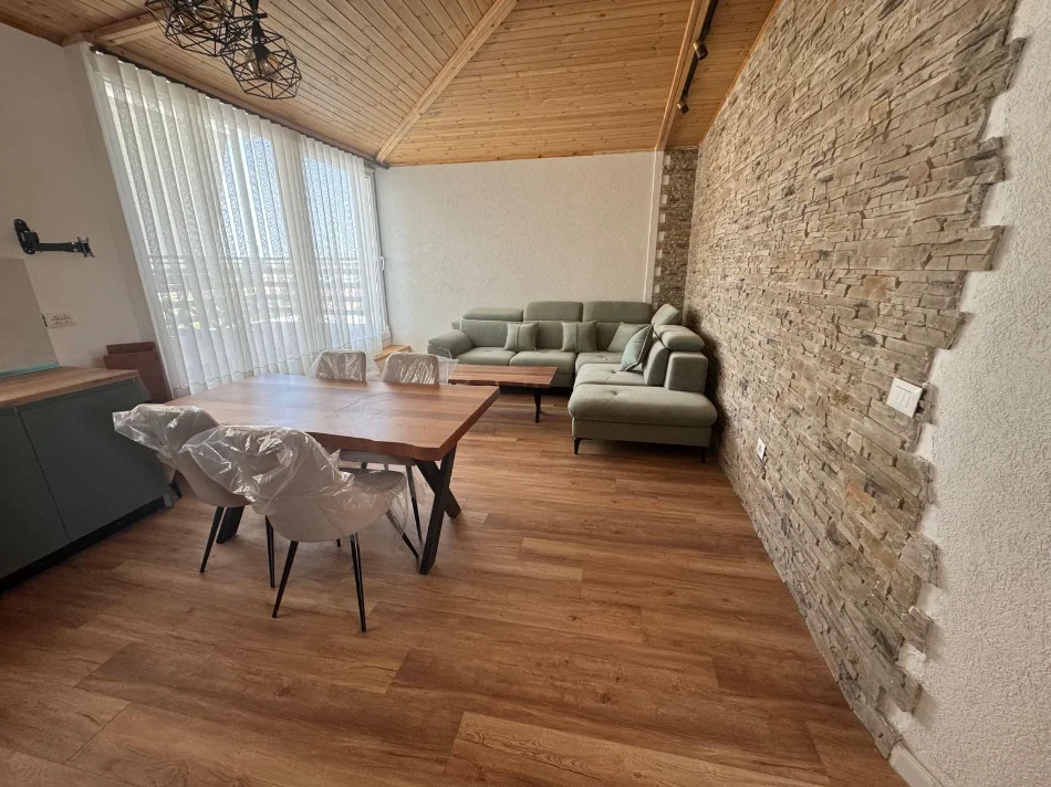 Tirane, jepet me qera apartament 2+1 Kati 7, 120 m² 600 € (SHKOZE)