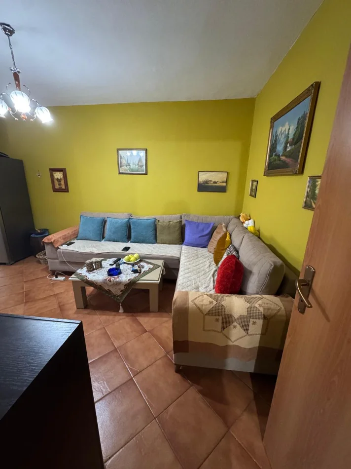 Tirane, shitet apartament 2+1 Kati 5, 56 m² 115.000 € (Rruga Ferit Xhajko)