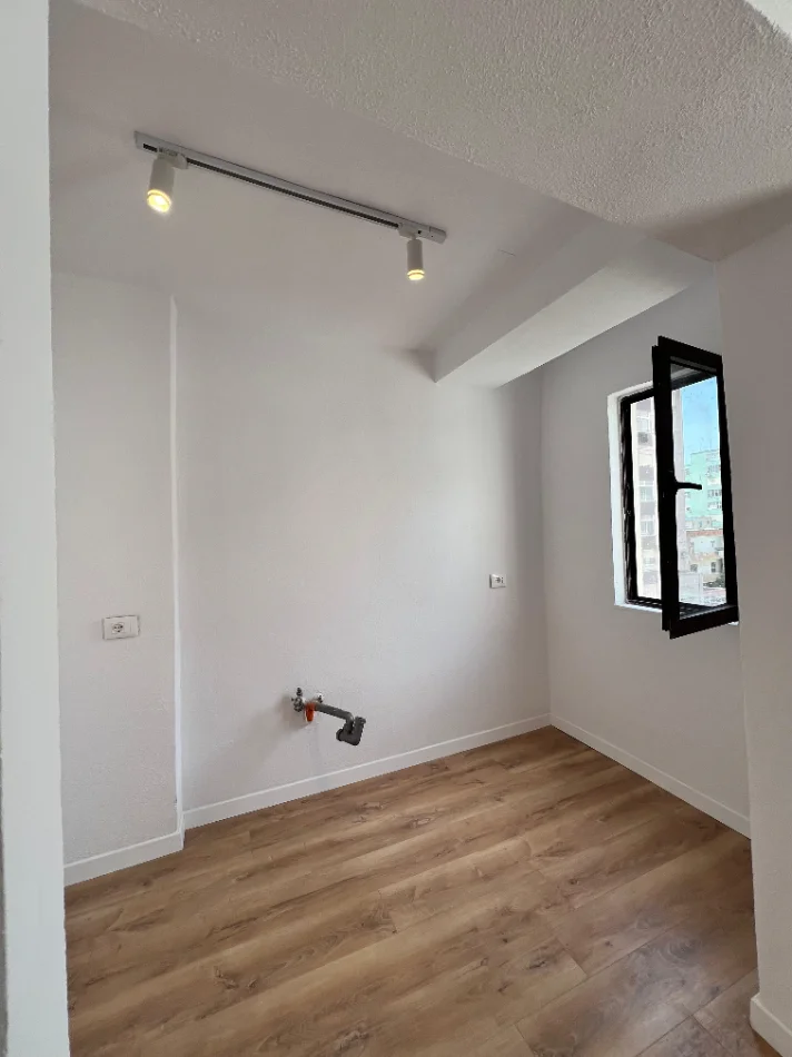 Durres, shitet apartament 2+1+Aneks+Ballkon Kati 5, 90 m² 103.000 € 