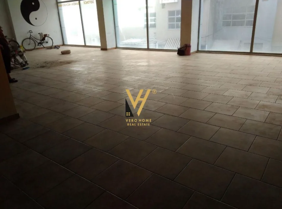 Tirane, jepet me qera ambjent biznesi Kati 2, 150 m² 720 € (ASTIR)