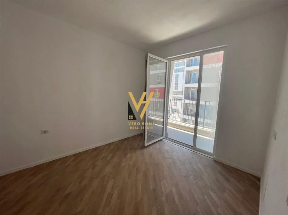 Tirane, shitet apartament 1+1+Ballkon Kati 3, 63 m² 90.000 € (UNIVERS CITY)