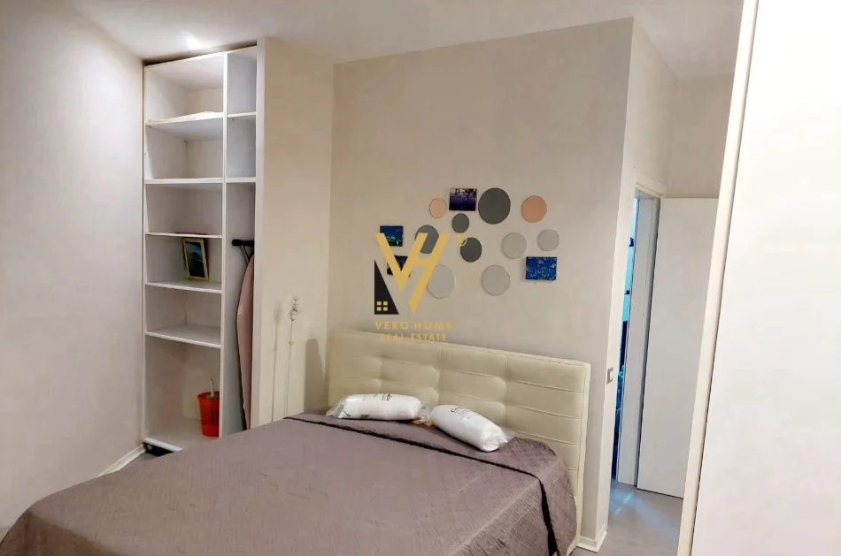 Tirane, jepet me qera apartament 1+1+Ballkon Kati 1, 60 m² 600 € (LICEU ARTISTIK)