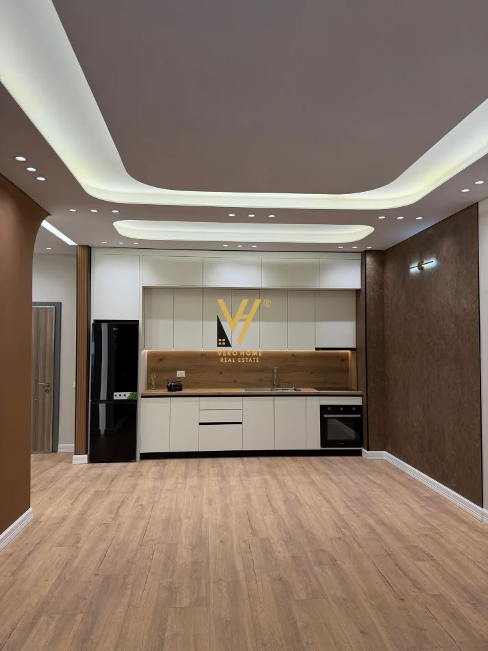 Tirane, shitet apartament 2+1+Ballkon Kati 1, 103 m² 223.000 € (KOMPLEKSI GOLDEN PARK)