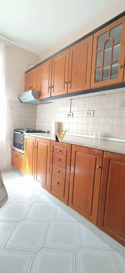 Tirane, jepet me qera apartament 1+1+Ballkon Kati 2, 65 m² 470 € (VASIL SHANTO)