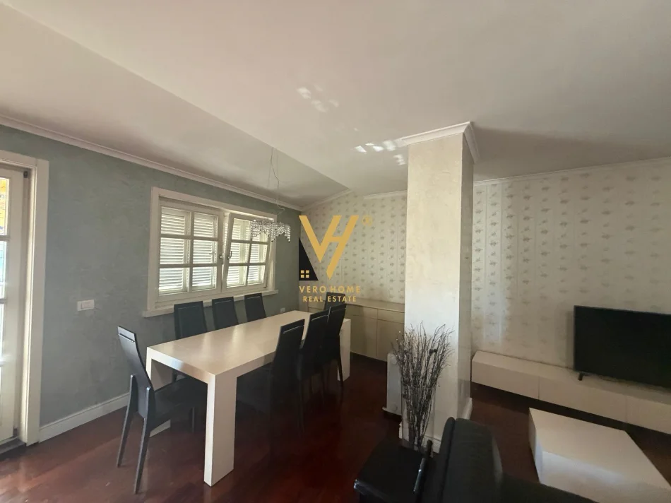 Tirane, shitet apartament 3+1+Ballkon Kati 8, 215 m² 540.000 € (MYSLYM SHYRI)
