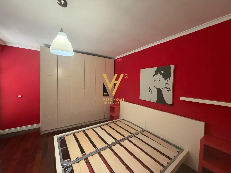 Tirane, shitet apartament 3+1+Ballkon Kati 8, 215 m² 540.000 € (MYSLYM SHYRI)