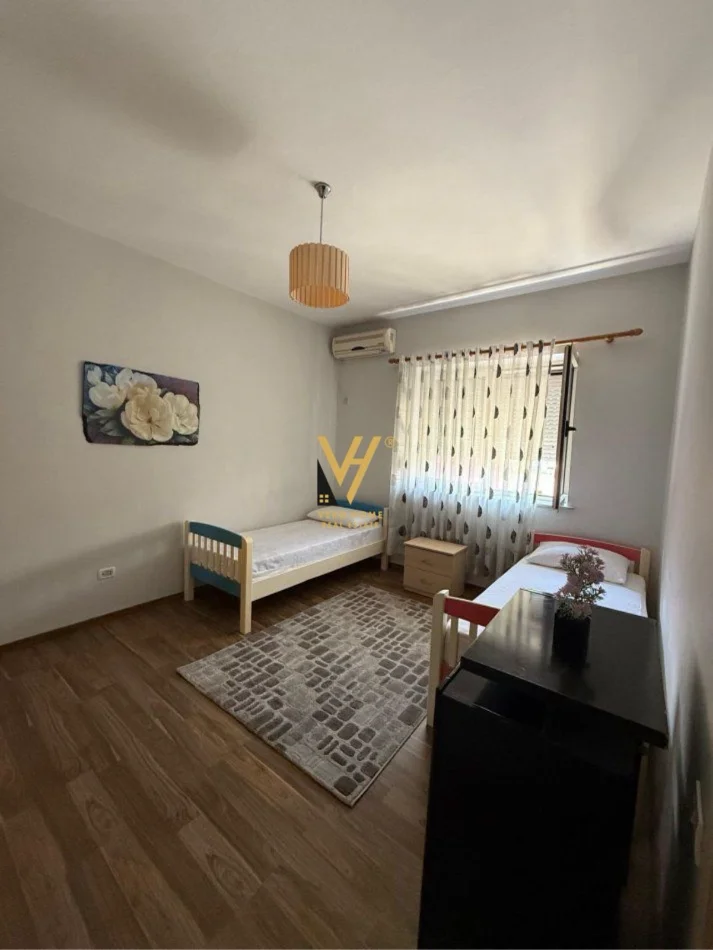 Tirane, jepet me qera apartament 2+1+Ballkon Kati 3, 75 m² 620 € (DON BOSKO)