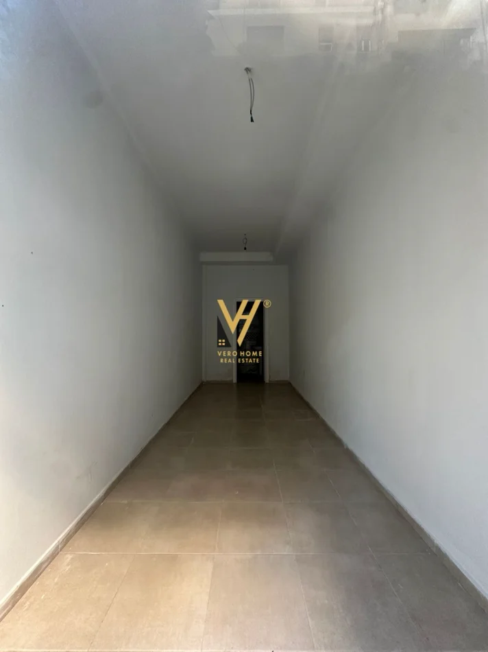 Tirane, jepet me qera dyqan Kati 0, 20 m² 370 € (VASIL SHANTO)