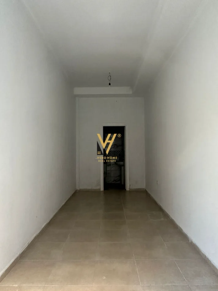 Tirane, jepet me qera dyqan Kati 0, 20 m² 370 € (VASIL SHANTO)