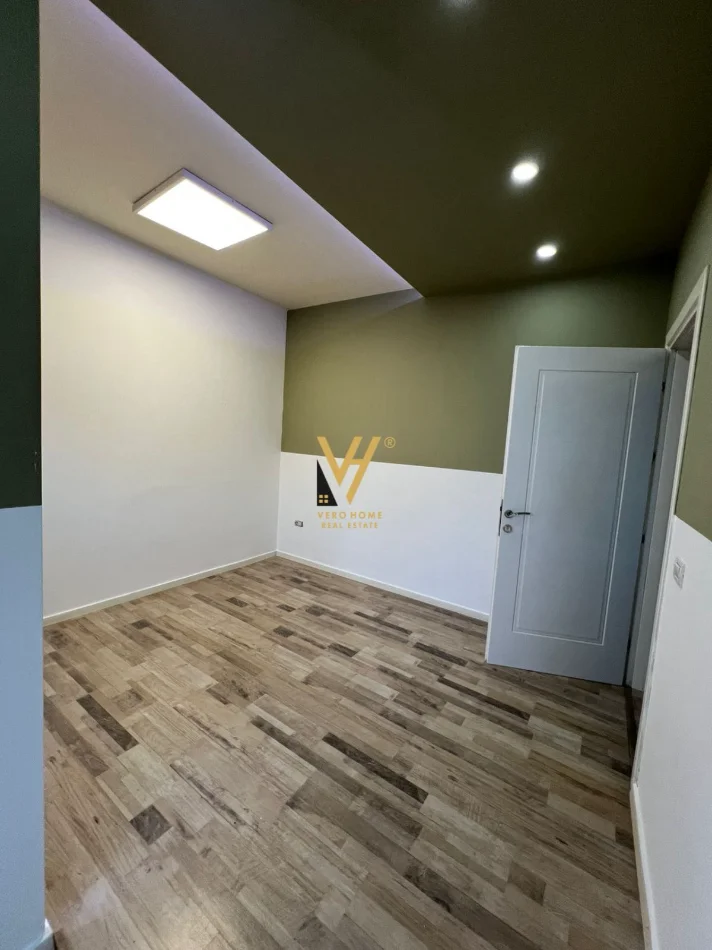 Tirane, jepet me qera zyre Kati 4, 110 m² 1.460 € (SHESHI WILLSON)