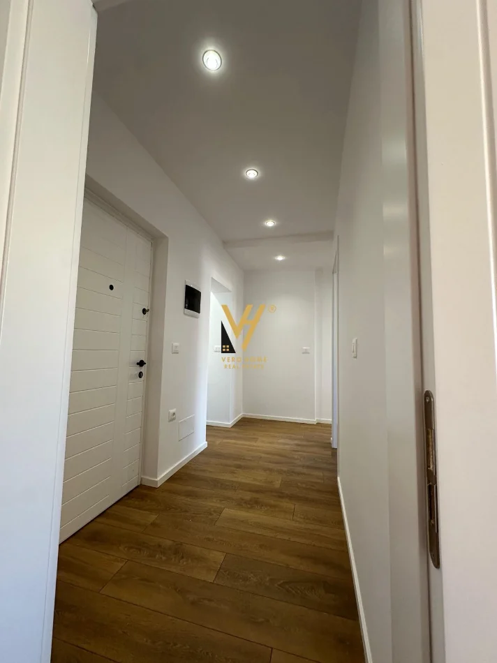 Tirane, shitet apartament 2+1+Ballkon Kati 4, 75 m² 193.000 € (BRRAKA)