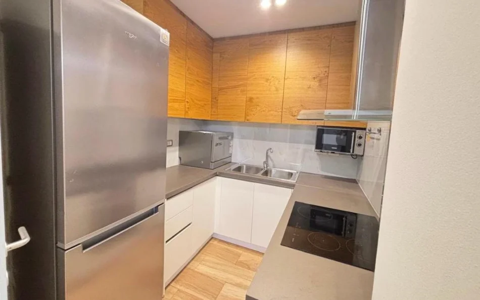 Tirane, jepet me qera apartament 3+1 Kati 4, 100 m² 85.000 LEKE (RRUGA DERVISH HEKALI, PRANE SHKOLLES SE KUQE)