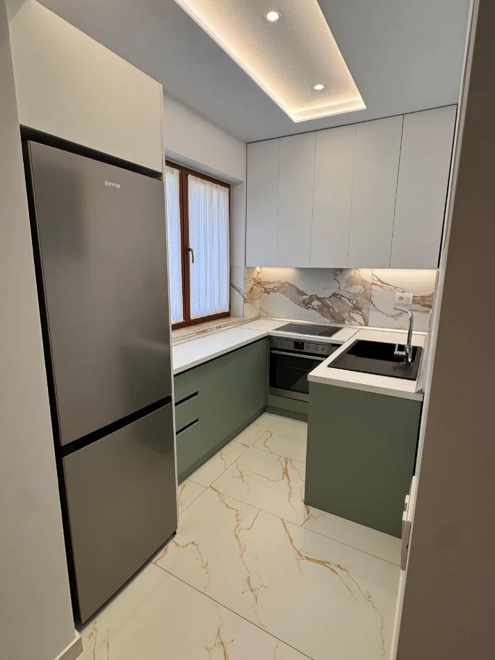 Tirane, jepet me qera apartament 1+1 Kati 3, 60 m² 650 € (RRUGA E DIBRES)