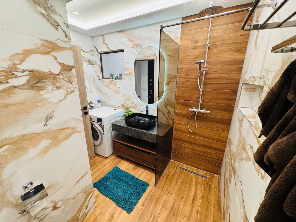 Tirane, jepet me qera apartament 1+1 Kati 3, 60 m² 650 € (RRUGA E DIBRES)