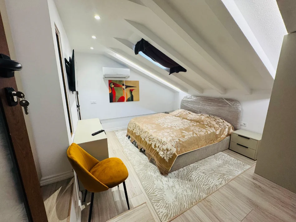 Tirane, jepet me qera apartament 1+1 Kati 3, 60 m² 650 € (RRUGA E DIBRES)