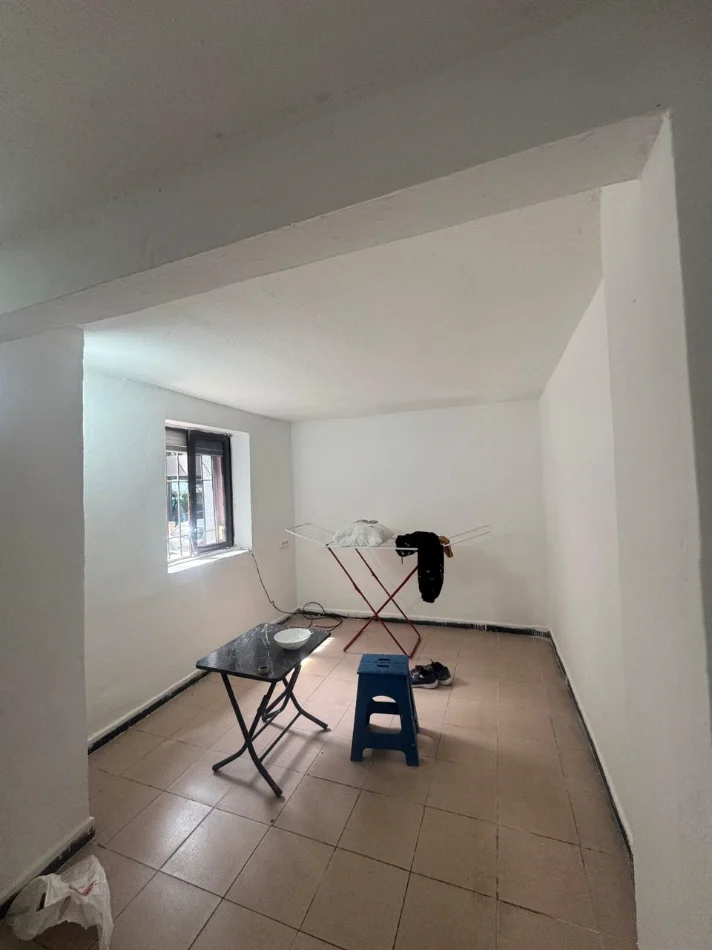 Tirane, jepet me qera garsoniere+Ballkon Kati 1, 35 m² 400 €