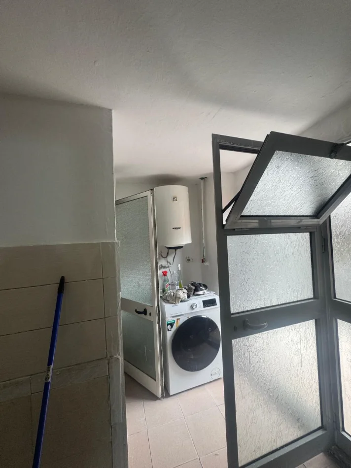 Tirane, jepet me qera garsoniere+Ballkon Kati 1, 35 m² 400 €