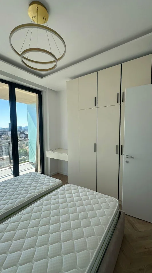Tirane, jepet me qera apartament 2+1+Ballkon Kati 11, 110 m² 1.250 € (Mine peza)