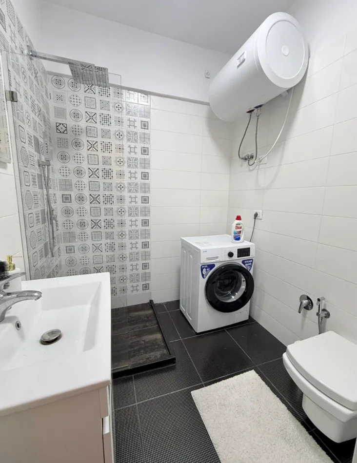 Tirane, jepet me qera apartament 2+1 Kati 7, 119 m² 1.000 € (rruga kavajes)