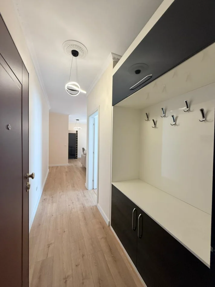 Tirane, jepet me qera apartament 2+1 Kati 7, 119 m² 1.000 € (rruga kavajes)