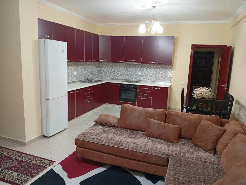 Tirane, jepet me qera apartament 2+1+Ballkon Kati 3, 102 m² 500 € (Astir, pranë Bar Artist)